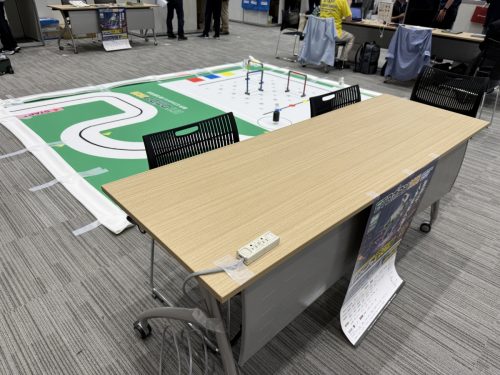 写真:EdgeTech+ West 2026 ETロボコンブースと展示した本番コース