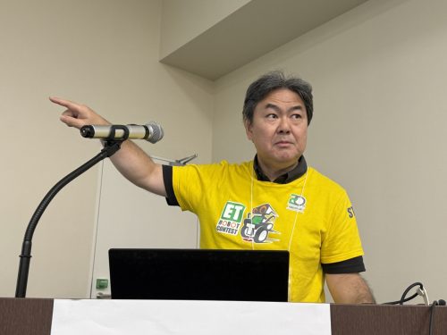 写真:ヒートアップセッション第三部 中森審査委員長の説明
